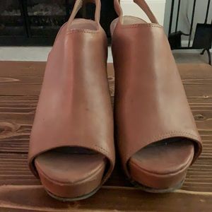 Light brown Steve Madden wedges